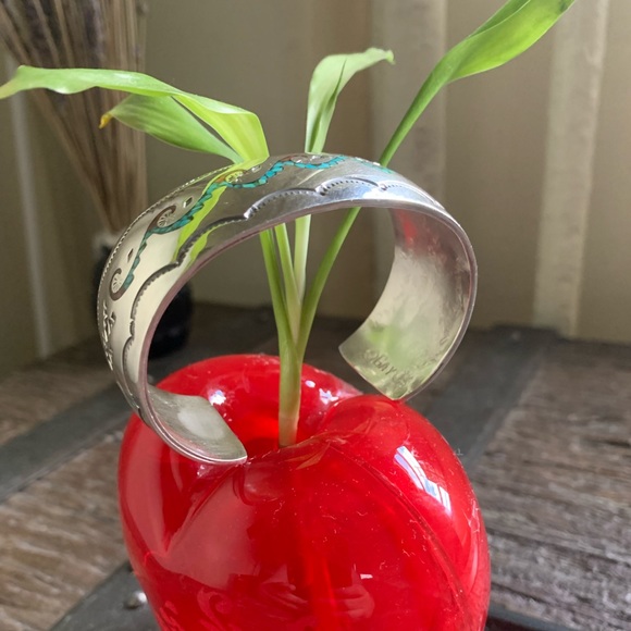 VINTAGE NAVAJO STERLING S CORAL TURQUOISE CUFF BRACELET - Picture 5 of 13
